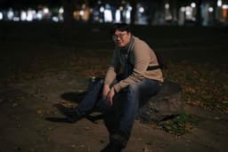 陳威任